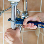 Замена смесителя в раковине своими руками